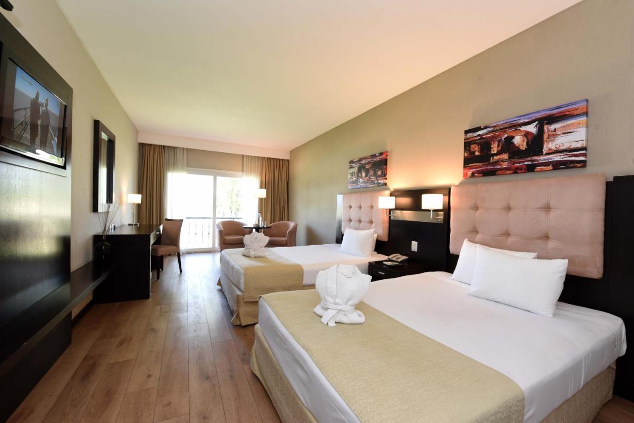Howard Johnson Resort & Convention Center Ezeiza Exterior photo