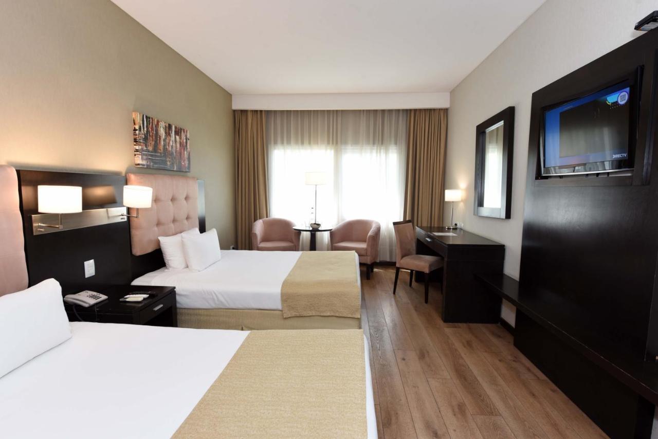 Howard Johnson Resort & Convention Center Ezeiza Exterior photo