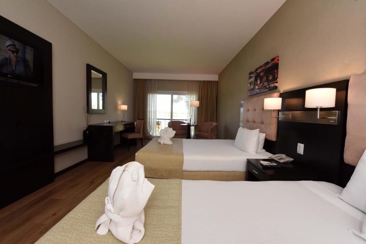 Howard Johnson Resort & Convention Center Ezeiza Exterior photo