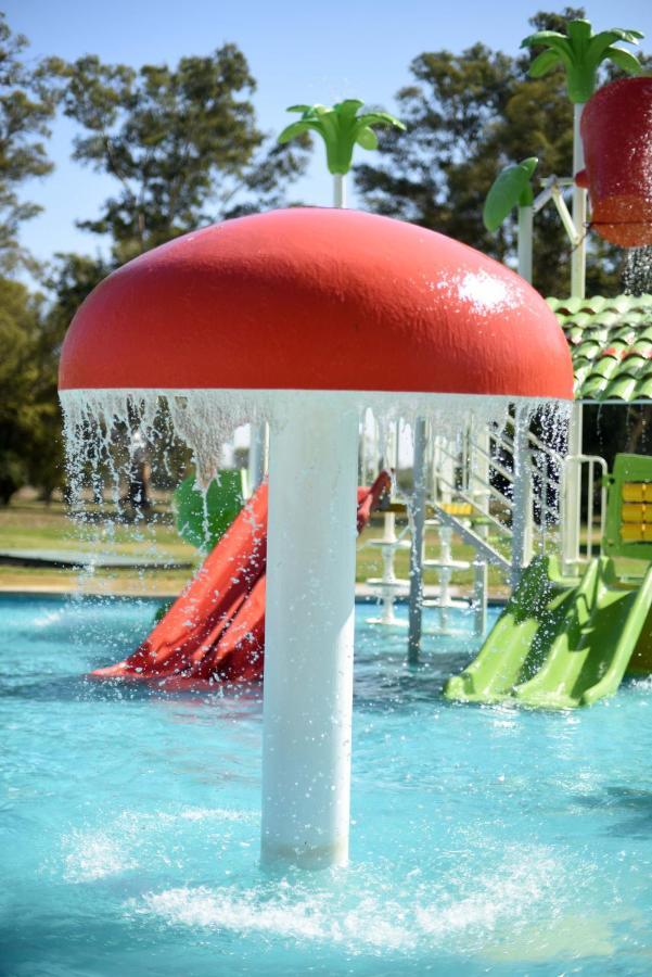 Howard Johnson Resort & Convention Center Ezeiza Exterior photo