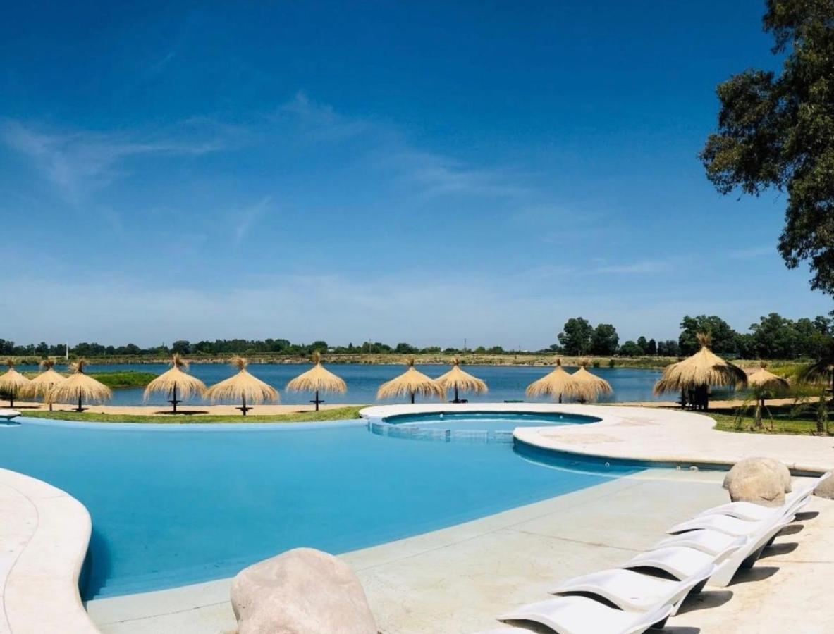 Howard Johnson Resort & Convention Center Ezeiza Exterior photo